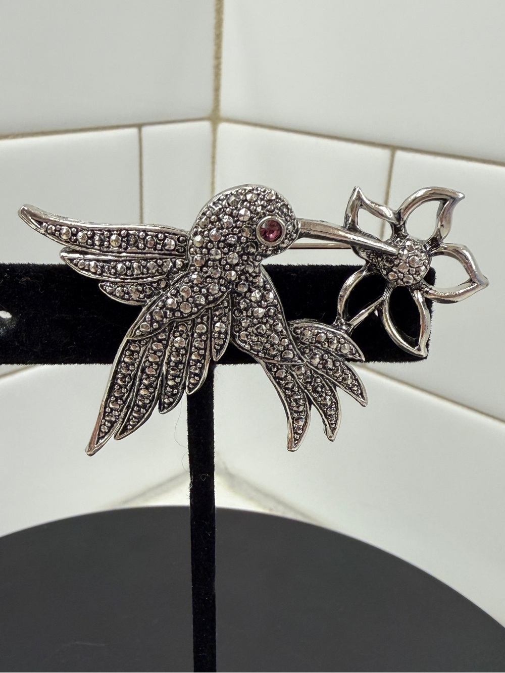 AVON Rhinestone Hummingbird & Flower Brooch Silver Tone Bird Pin
